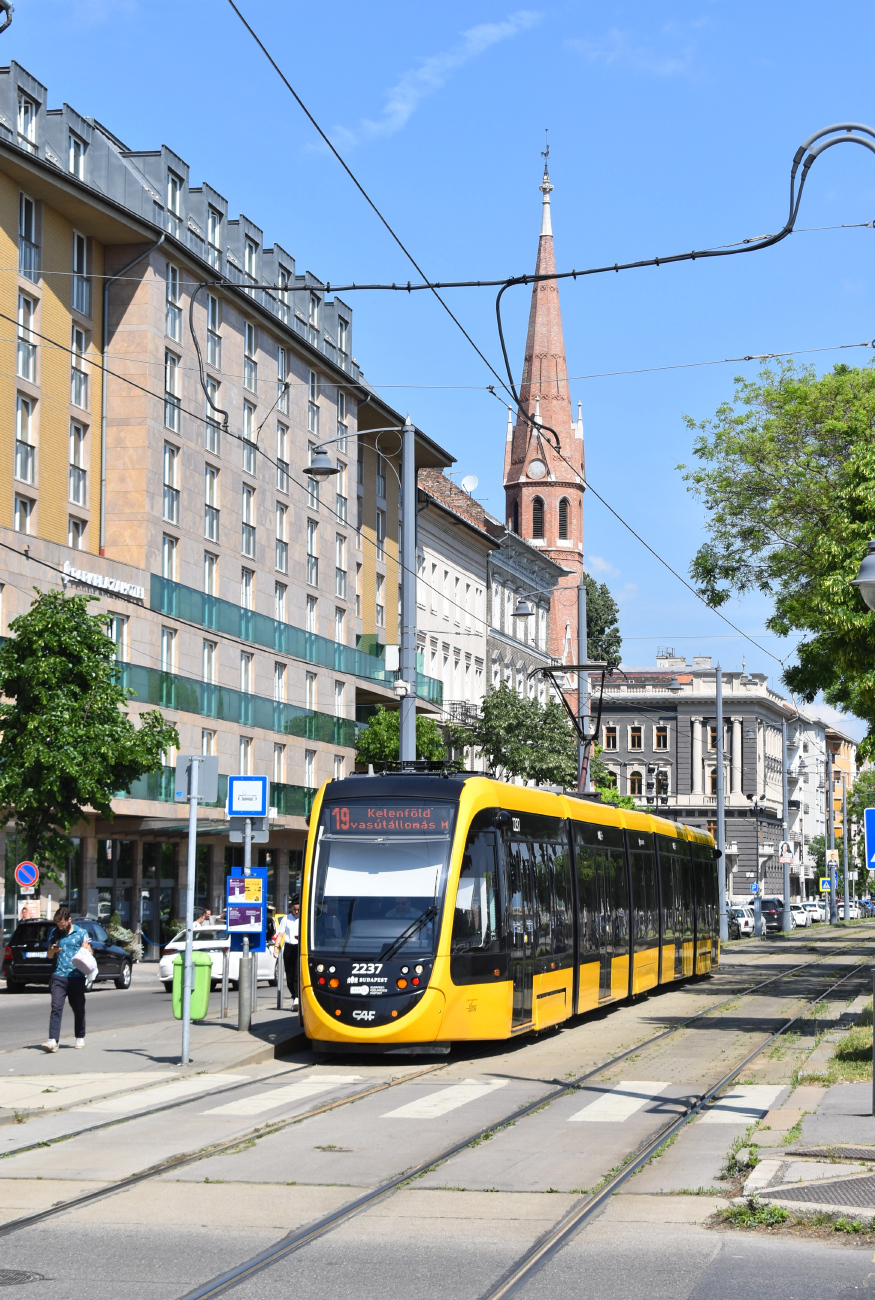 Budapest, CAF Urbos 3 # 2237