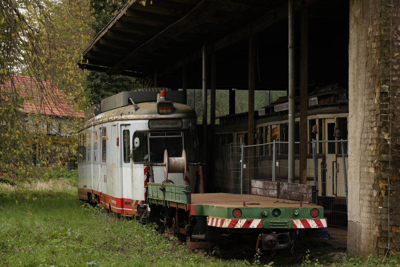 Шёнайхе – Рюдерсдорф, Duewag GT6ZR № (677); Шёнайхе – Рюдерсдорф, Двухосный прицепной Lindner № A94a Шёнайхе – Рюдерсдорф, Duewag GT6ZR № (677); Шёнайхе – Рюдерсдорф, Двухосный прицепной Lindner № A94a