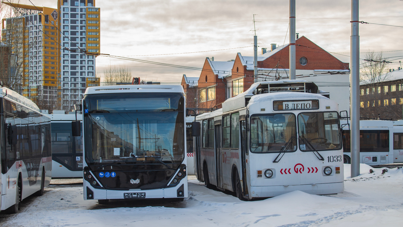 Krasnojarsk, ZiU-682 GOH Krasnoyarsk Nr. 1033; Krasnojarsk — Arrival of electric buses