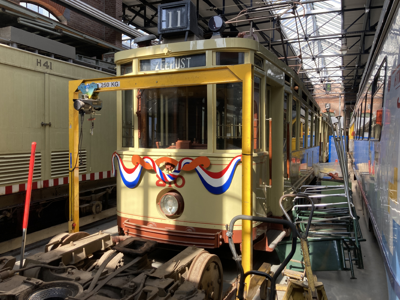 The Hague, Allan 2-axle motor car Br. 810