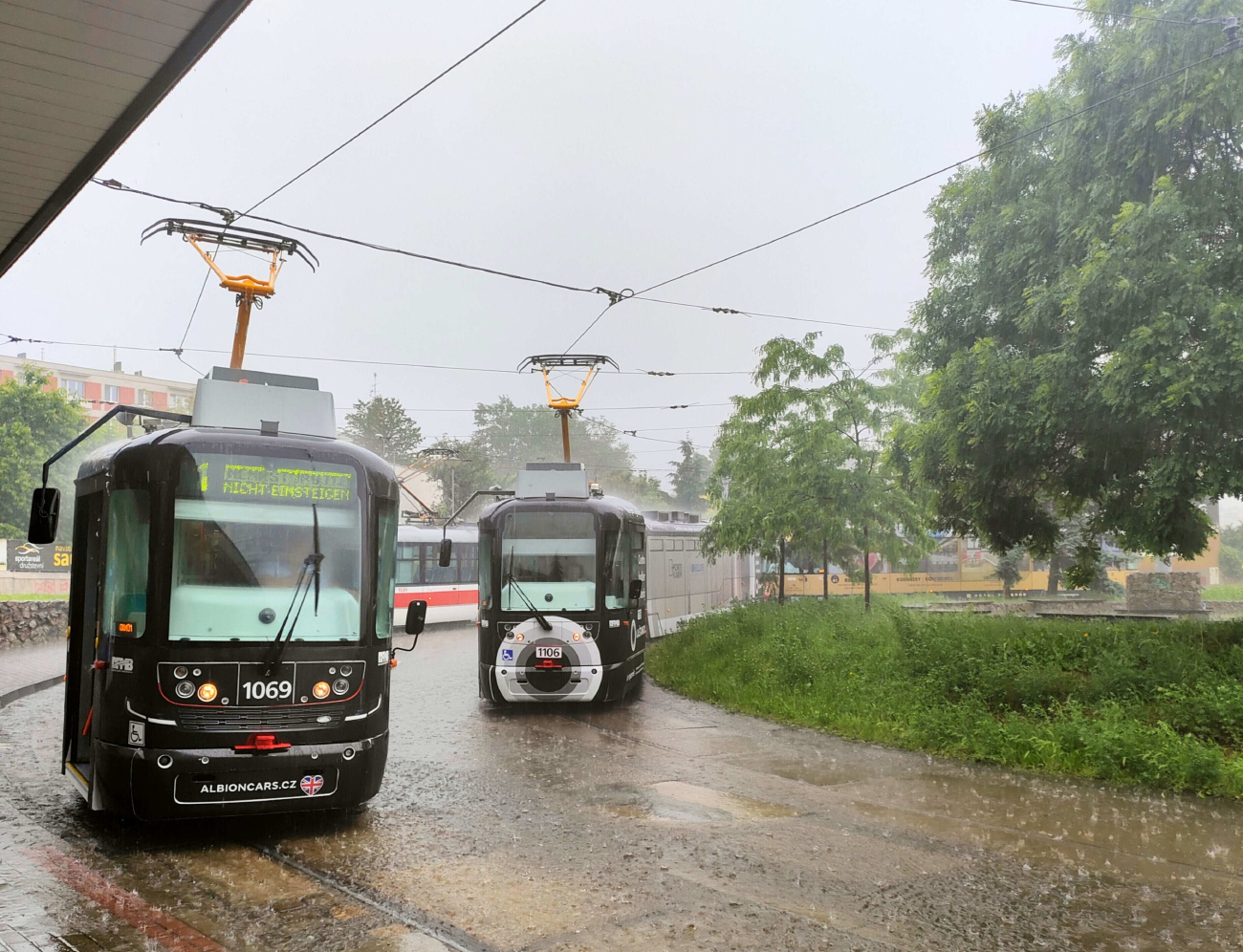 Brno, Vario LF2R.E Nr. 1069; Brno, Vario LF2R.E Nr. 1106