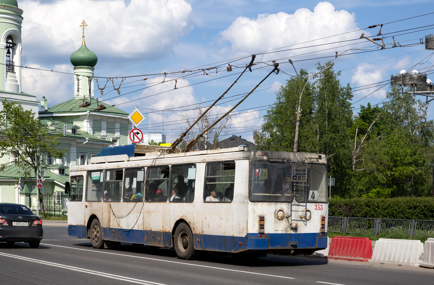 Вологда, ЗиУ-682ГМ1 (с широкой передней дверью) № 353