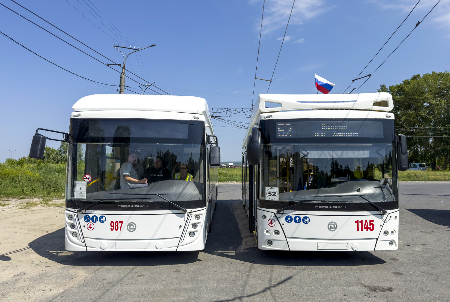 Novocheboksarsk, UTTZ-6241.01 “Gorozhanin” Br. 987; Novocheboksarsk, UTTZ-6241.01 “Gorozhanin” Br. 1145