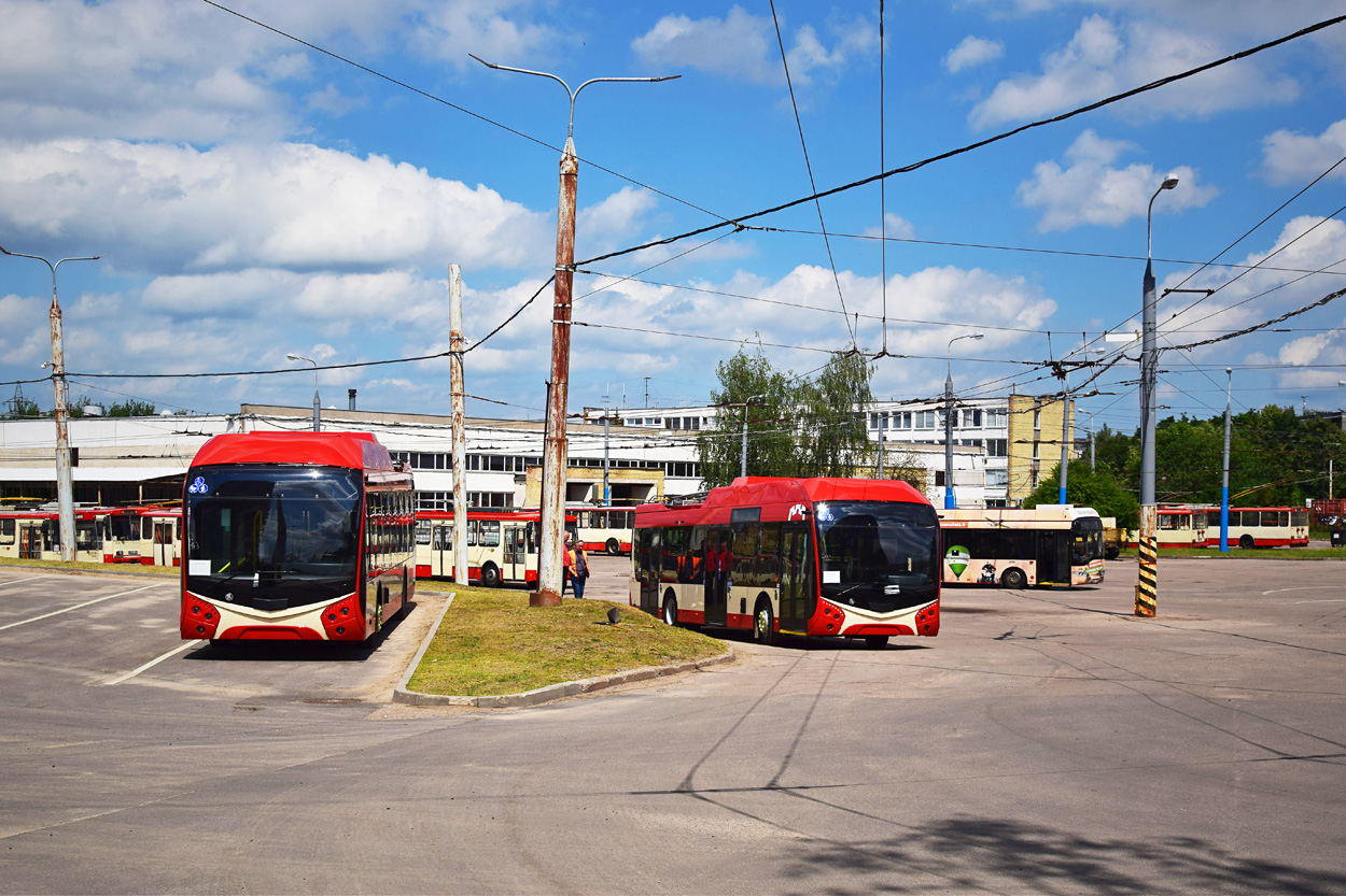 Вильнюс, Škoda 32Tr SOR № 2775; Вильнюс, Škoda 32Tr SOR № 2771; Вильнюс — Новые троллейбусы