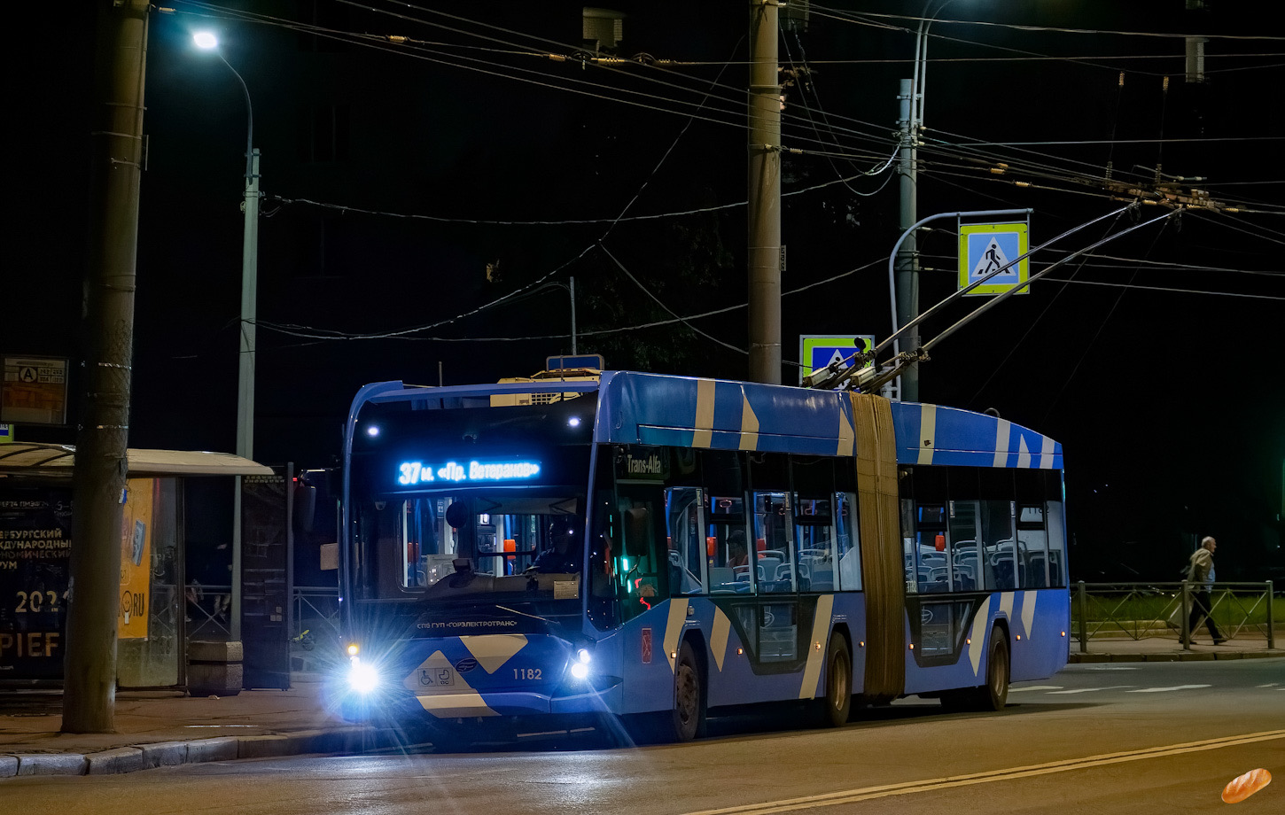 Санкт-Петербург, ВМЗ-6215.01 «Премьер» № 1182