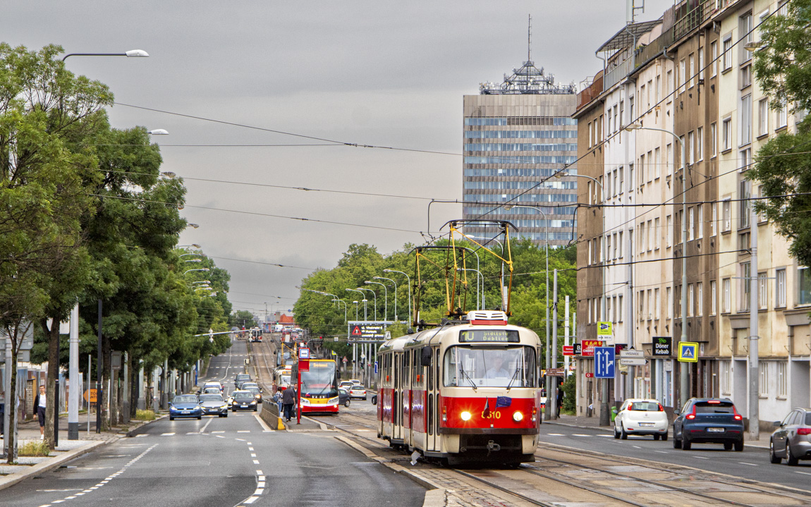 Прага, Škoda 15T7 ForCity Alfa Praha № 9436; Прага, Tatra T3R.P № 8510