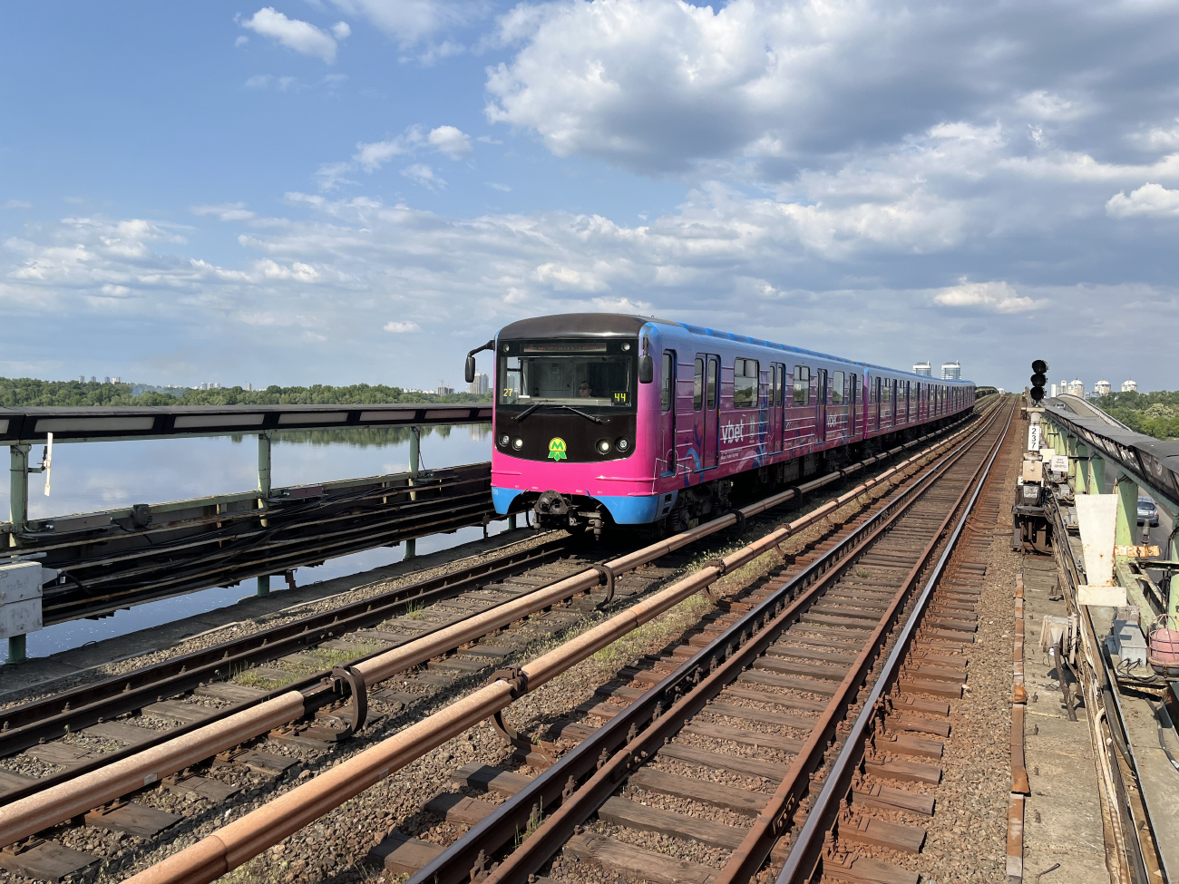 Киев, Е-КМ-Гб (81-7080) № 7195