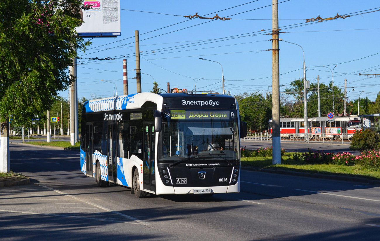 Волгоград, КАМАЗ-6282 № 8015