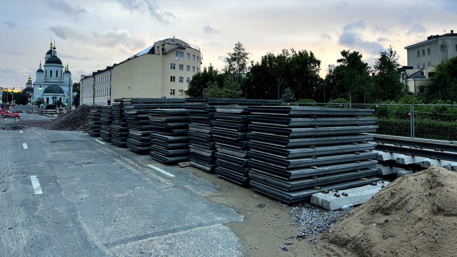 Moscow — Construction of a tram line on Sergiya Radonezhskogo Street