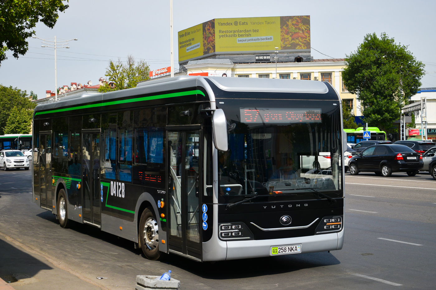 Tashkent, Yutong ZK6126BEVG № 04128