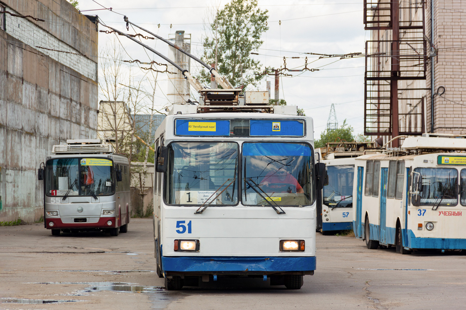 Weliki Nowgorod, VMZ-5298-20 Nr. 51; Weliki Nowgorod — Trolleybus depot