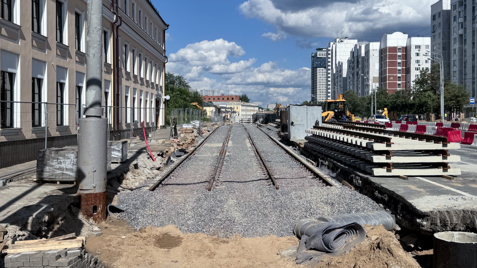 Moscow — Construction of a tram line on Sergiya Radonezhskogo Street