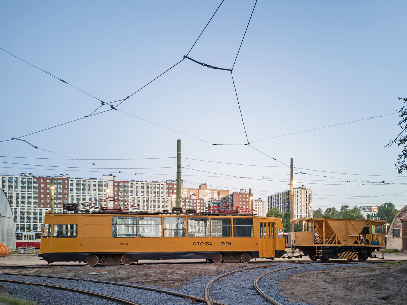 Санкт-Петербург, ПР (18М) № ПР-33; Санкт-Петербург, ТК1-1 № 1971 Санкт-Петербург, ПР (18М) № ПР-33; Санкт-Петербург, ТК1-1 № 1971