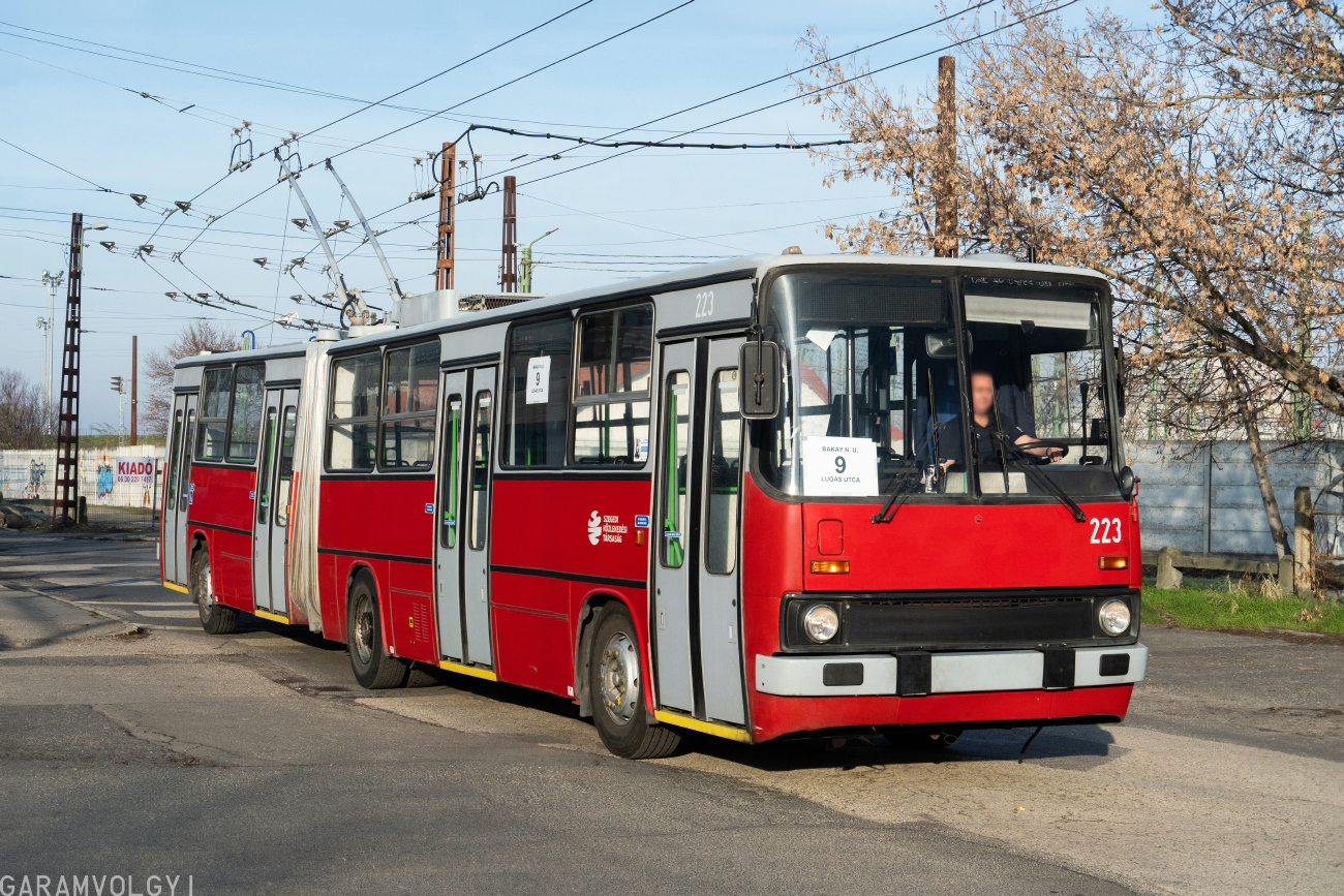 Сегед, Ikarus 280.94 № 223