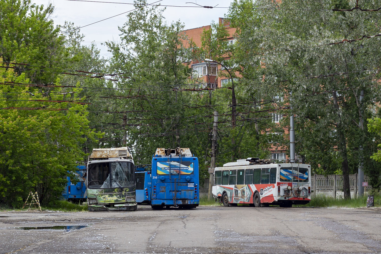 Иркутск, ЛиАЗ-528031 № 310; Иркутск, ЛиАЗ-528031 № 314; Иркутск, ВМЗ-5298.00 (ВМЗ-375) № 295