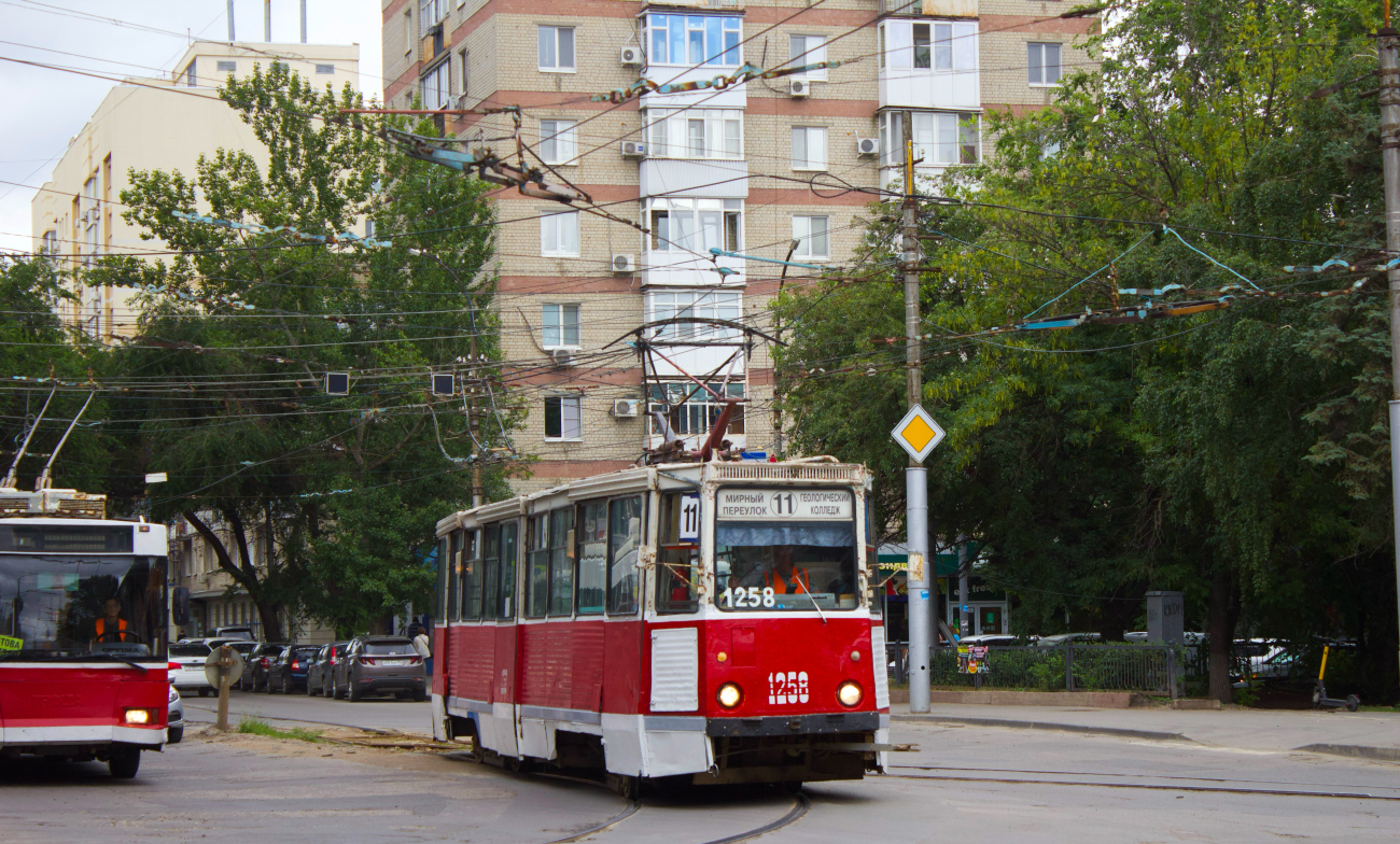 Саратов, 71-605 (КТМ-5М3) № 1258