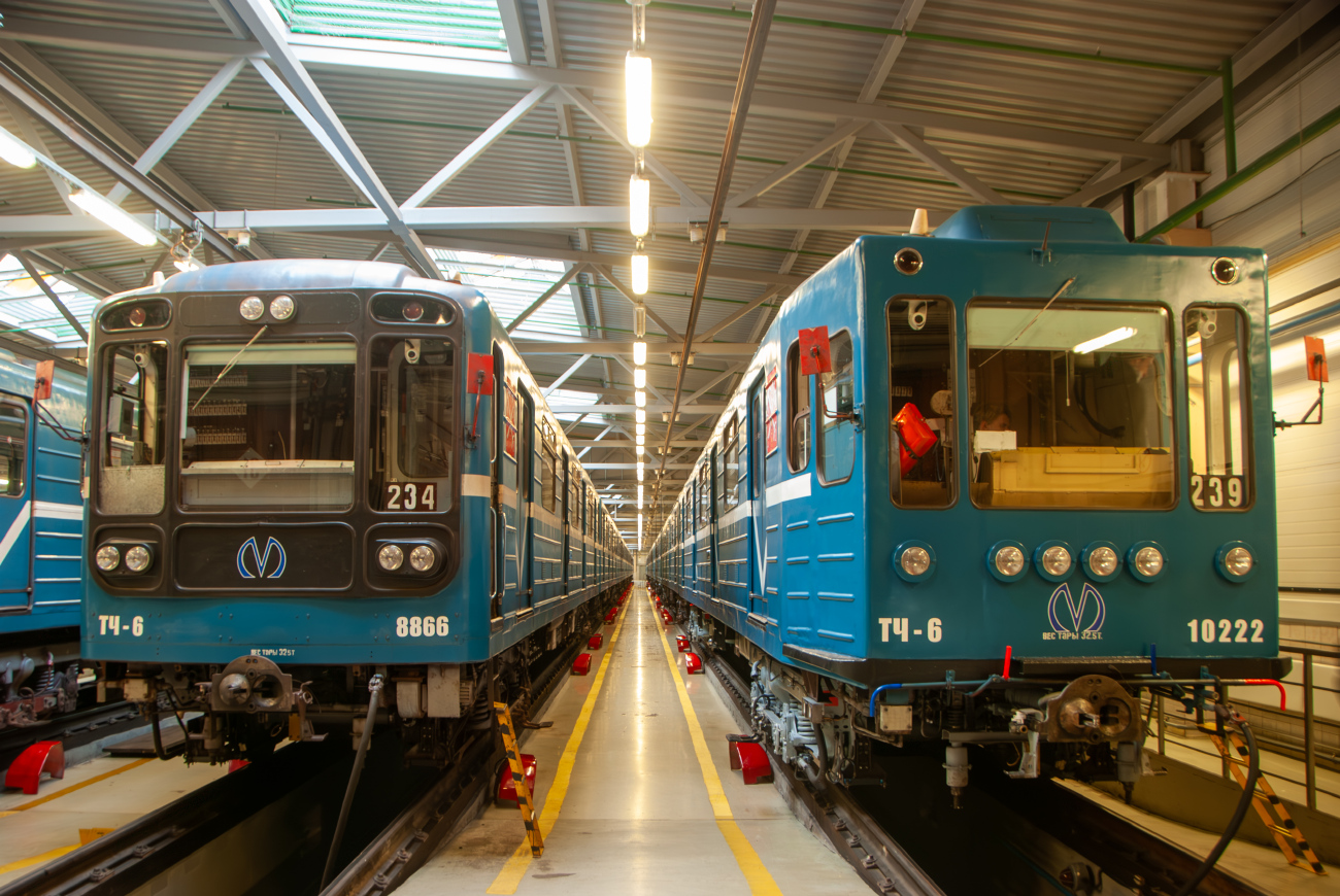 Санкт-Петербург, 81-717 (ЛВЗ) № 8866; Санкт-Петербург, 81-540.1 № 10222