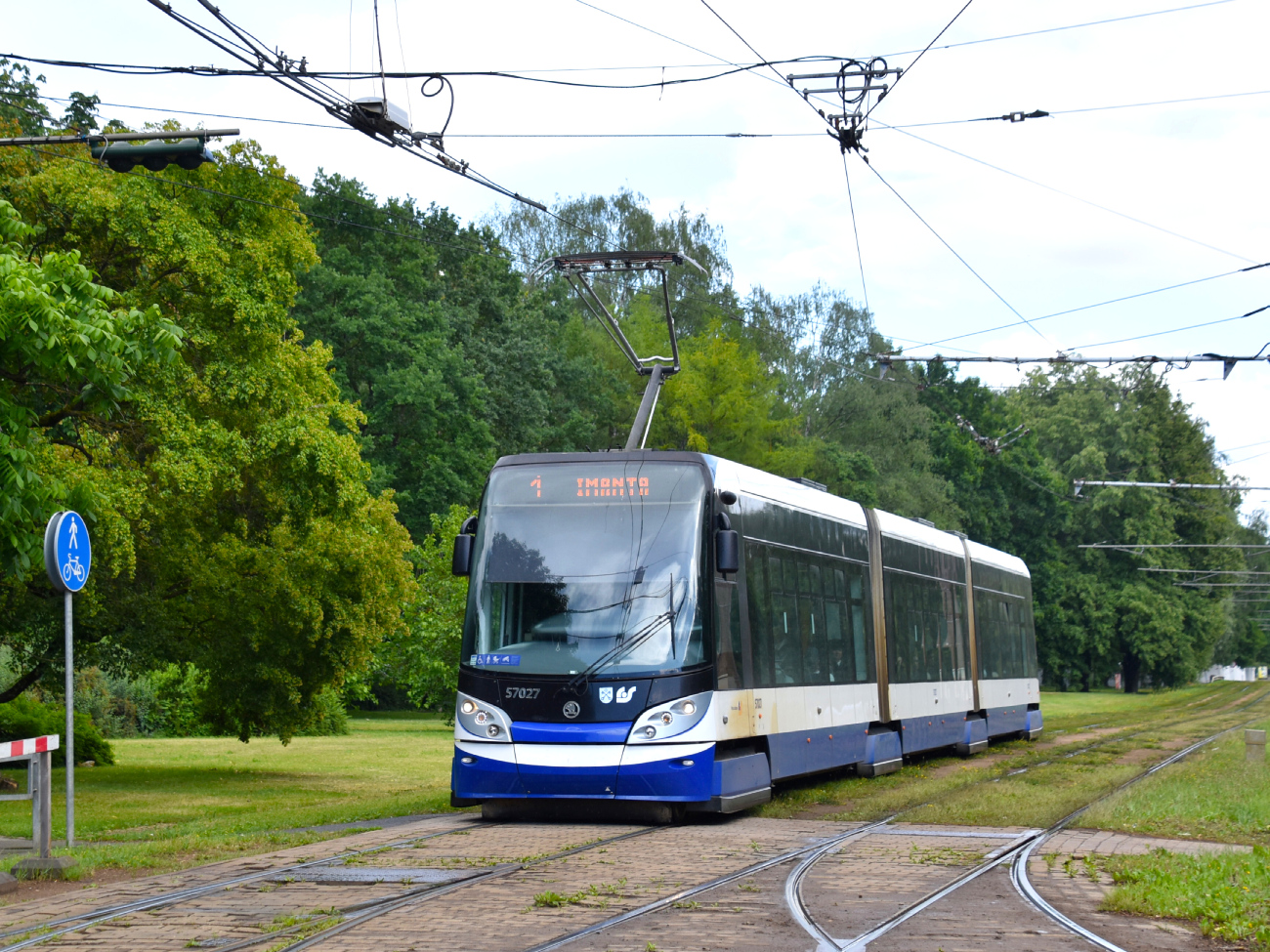 Рига, Škoda 15T ForCity Alfa Riga № 57027