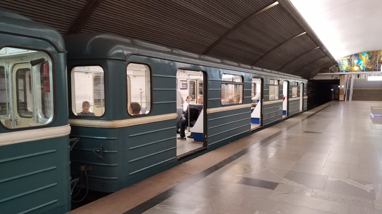 Москва, 81-717.5М (МВМ) № 2712