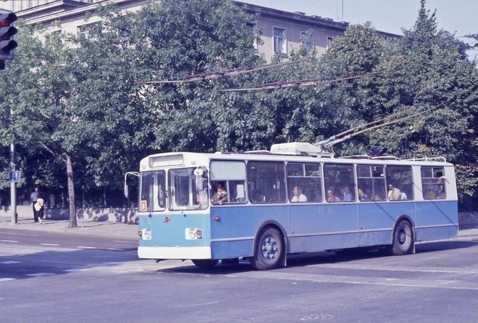 София, ЗиУ-682УП НРБ № 2708; София — Исторически снимки — Тролейбуси (1941–1989)