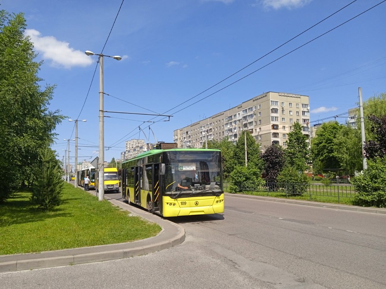 Lviv, LAZ E183D1 # 109