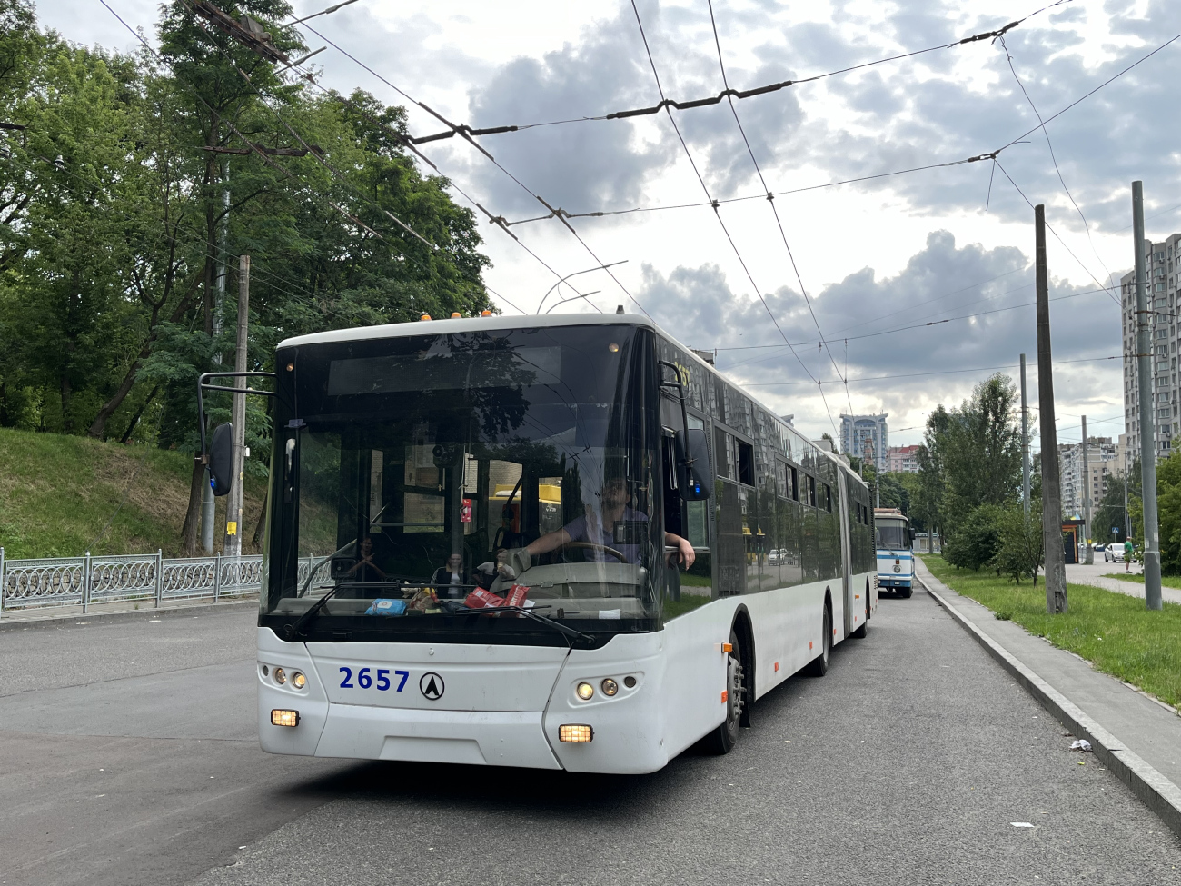 Киев, ЛАЗ E301D1 № 2657