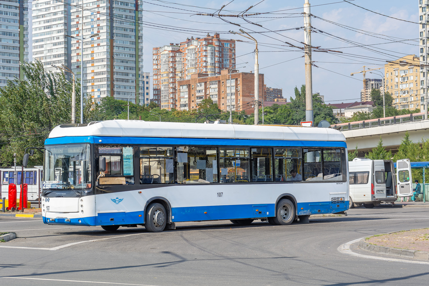 Rostov-na-Donu, UTTZ-6241-10-02 “Gorozhanin” č. 107