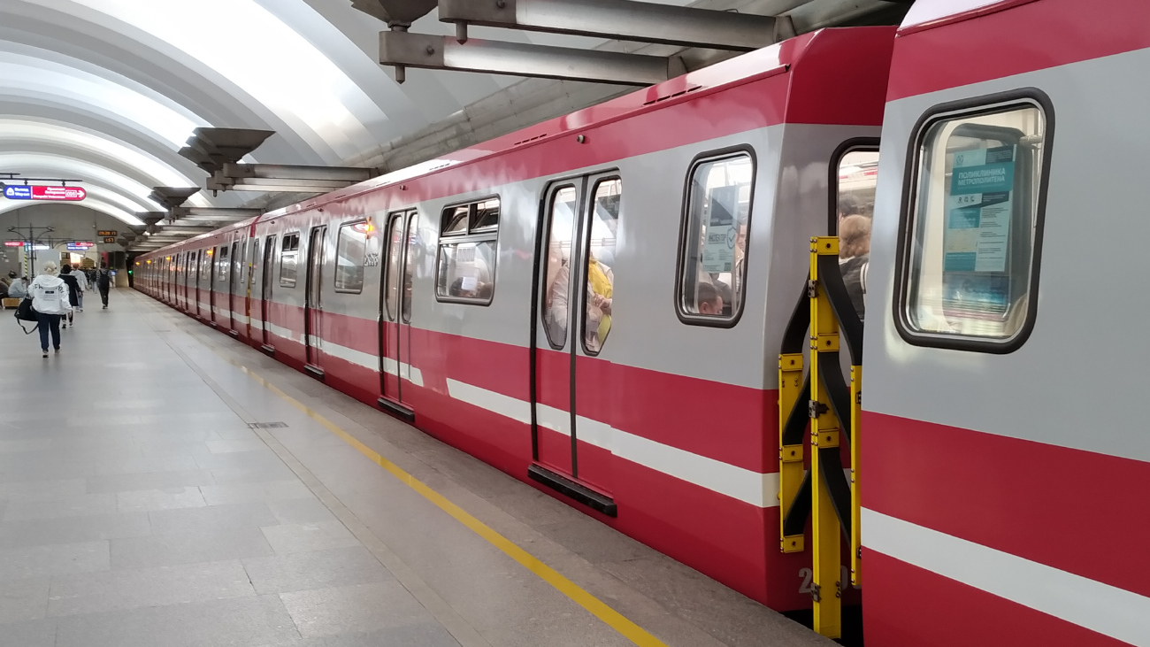 Санкт-Петербург, 81-723.1 № 23056