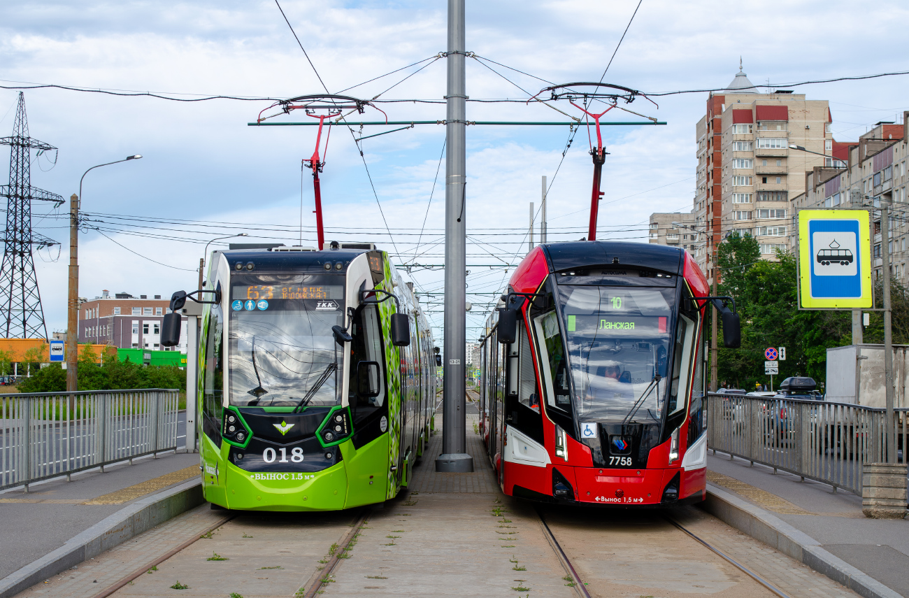Sankt Peterburgas, Stadler B85600M nr. 018; Sankt Peterburgas, 71-932 “Nevskiy” nr. 7758