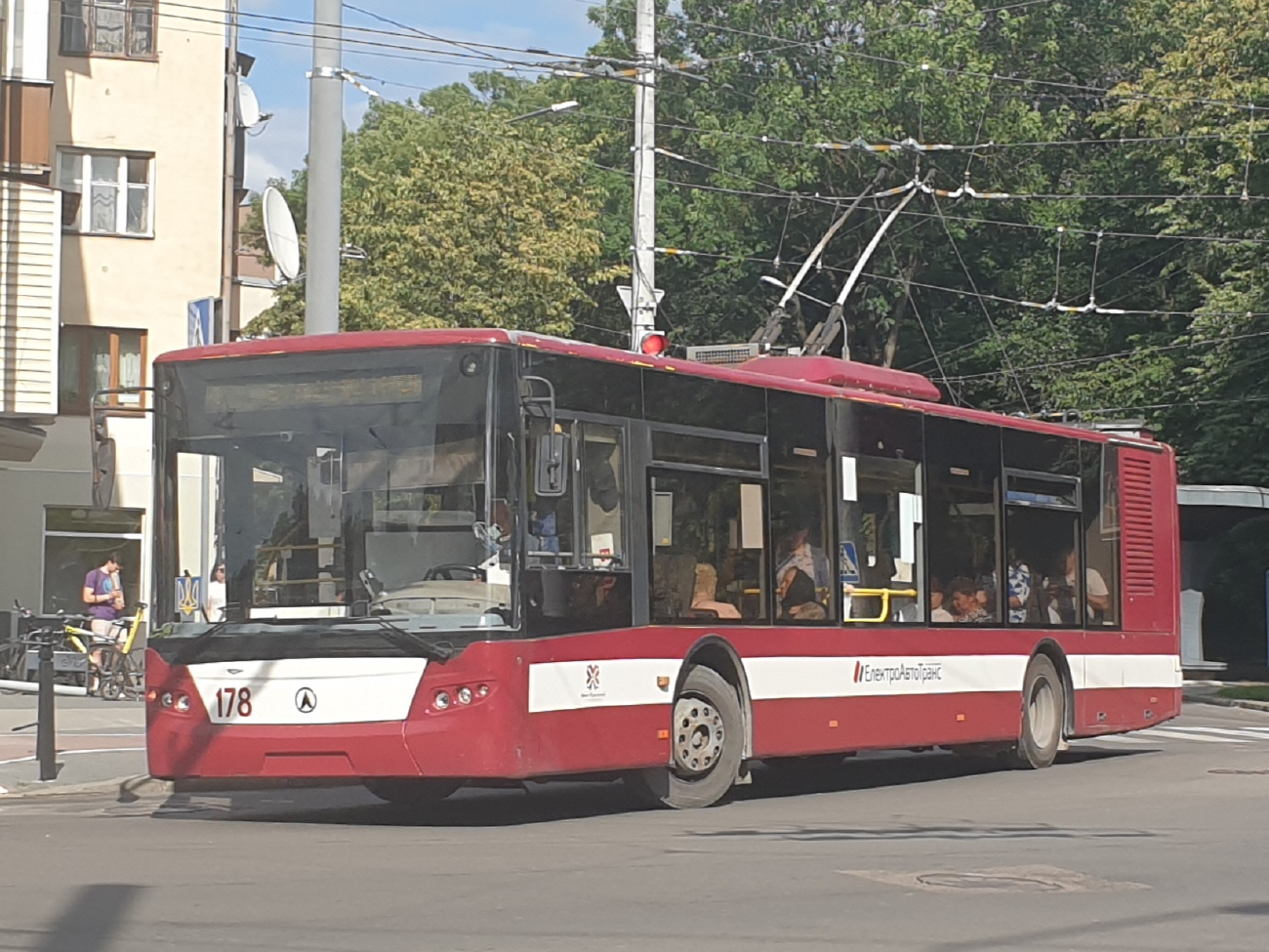 Ивано-Франковск, ЛАЗ E183D1 № 178