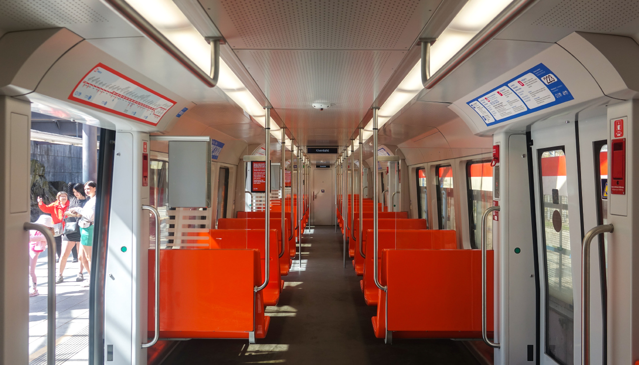 Хельсинки — Эспоо, Bombardier M200 № 223