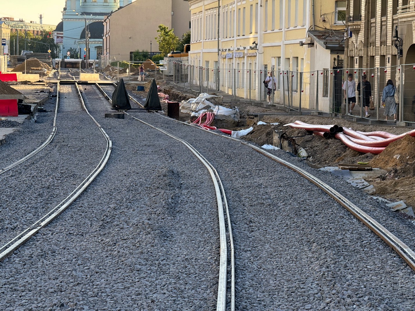 Москва — Строительство трамвайной линии на улице Сергия Радонежского