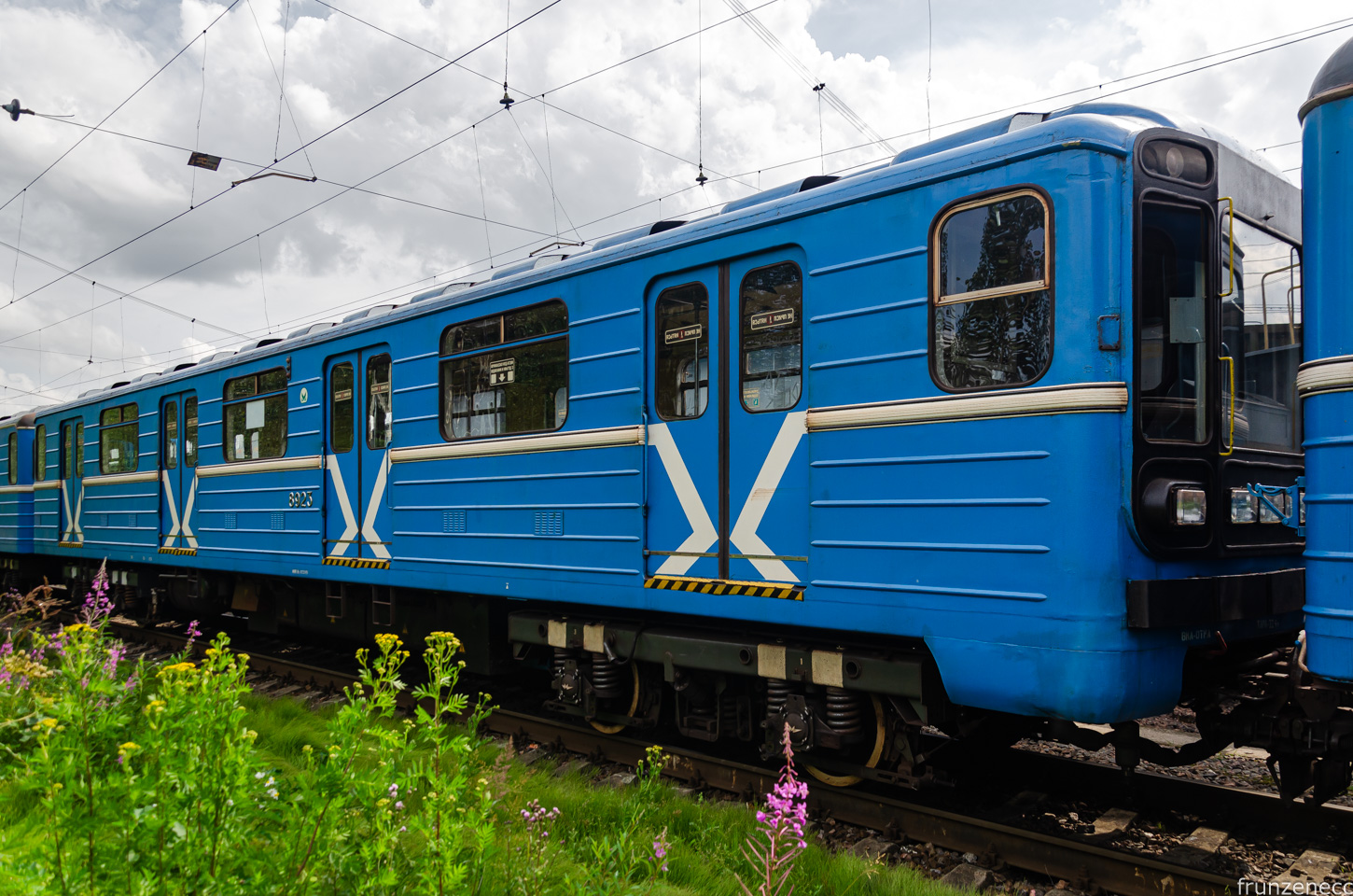 Екатеринбург, 81-717.5 (ЛВЗ/ВМ) № 8923; Екатеринбург — Метрополитен — Перегонка вагонов метро по ж/д