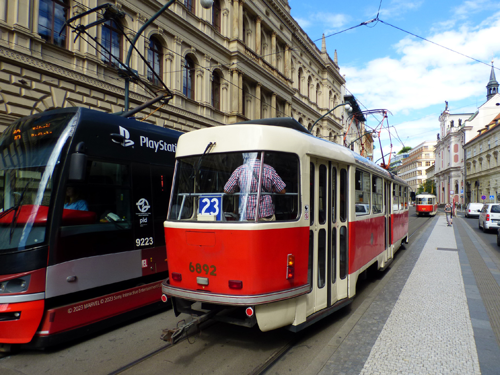 Прага, Tatra T3 № 6892