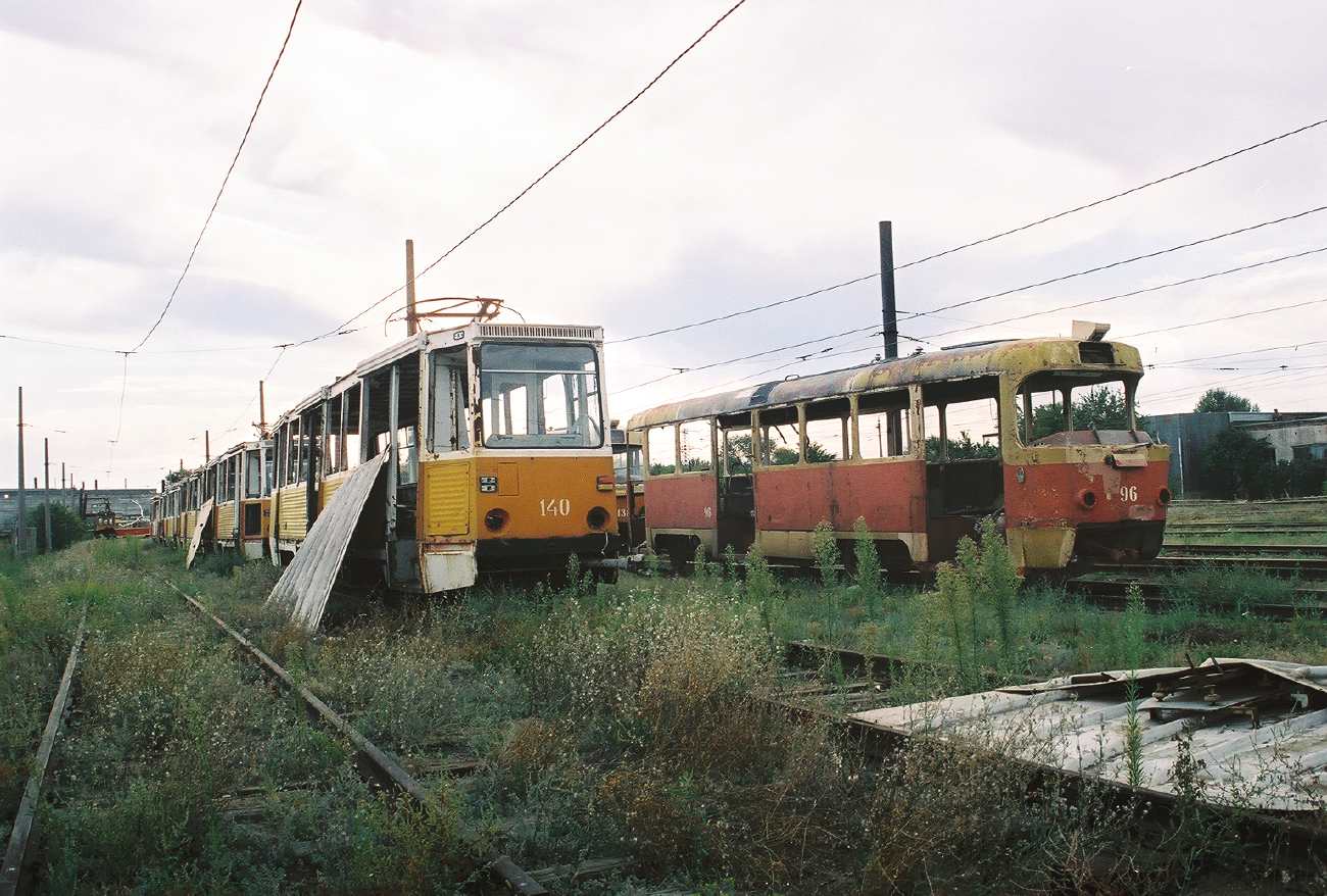 Волжски, 71-605 (КТМ-5М3) № 140; Волжски, Tatra T3SU № 96; Волжски — Трамвайное депо