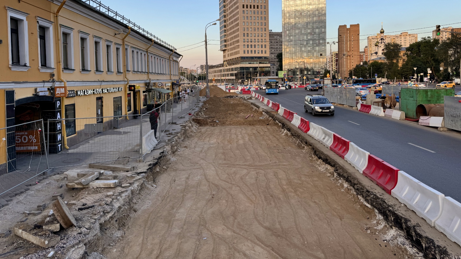 Москва — Строительство трамвайной линии на улице Сергия Радонежского