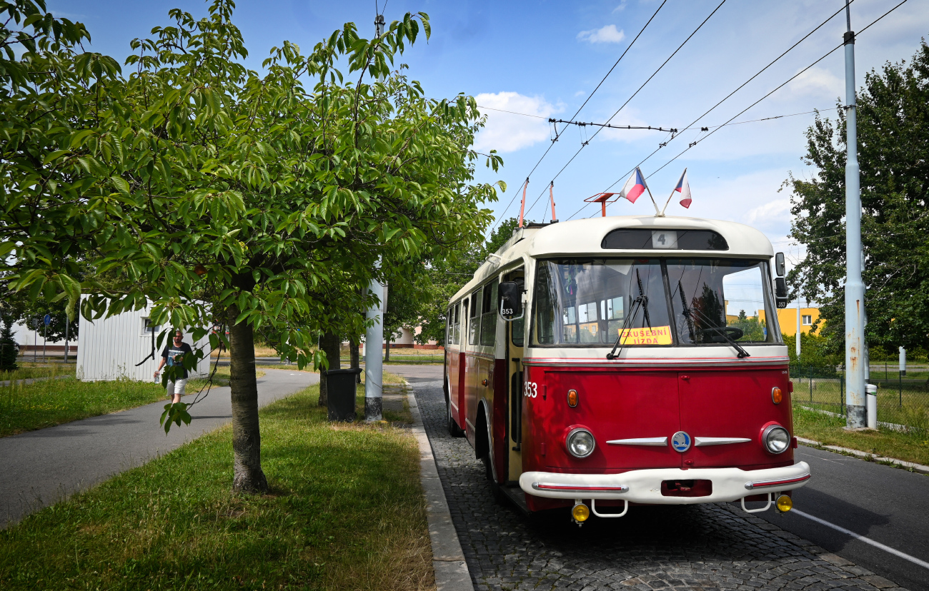 Pardubice, Škoda 9TrHT26 nr. 353