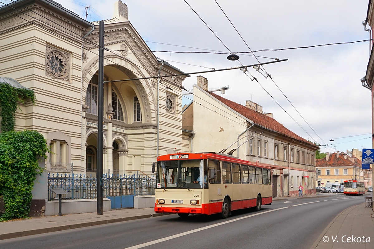 Вильнюс, Škoda 14Tr10/6 № 2128 Вильнюс, Škoda 14Tr10/6 № 2128