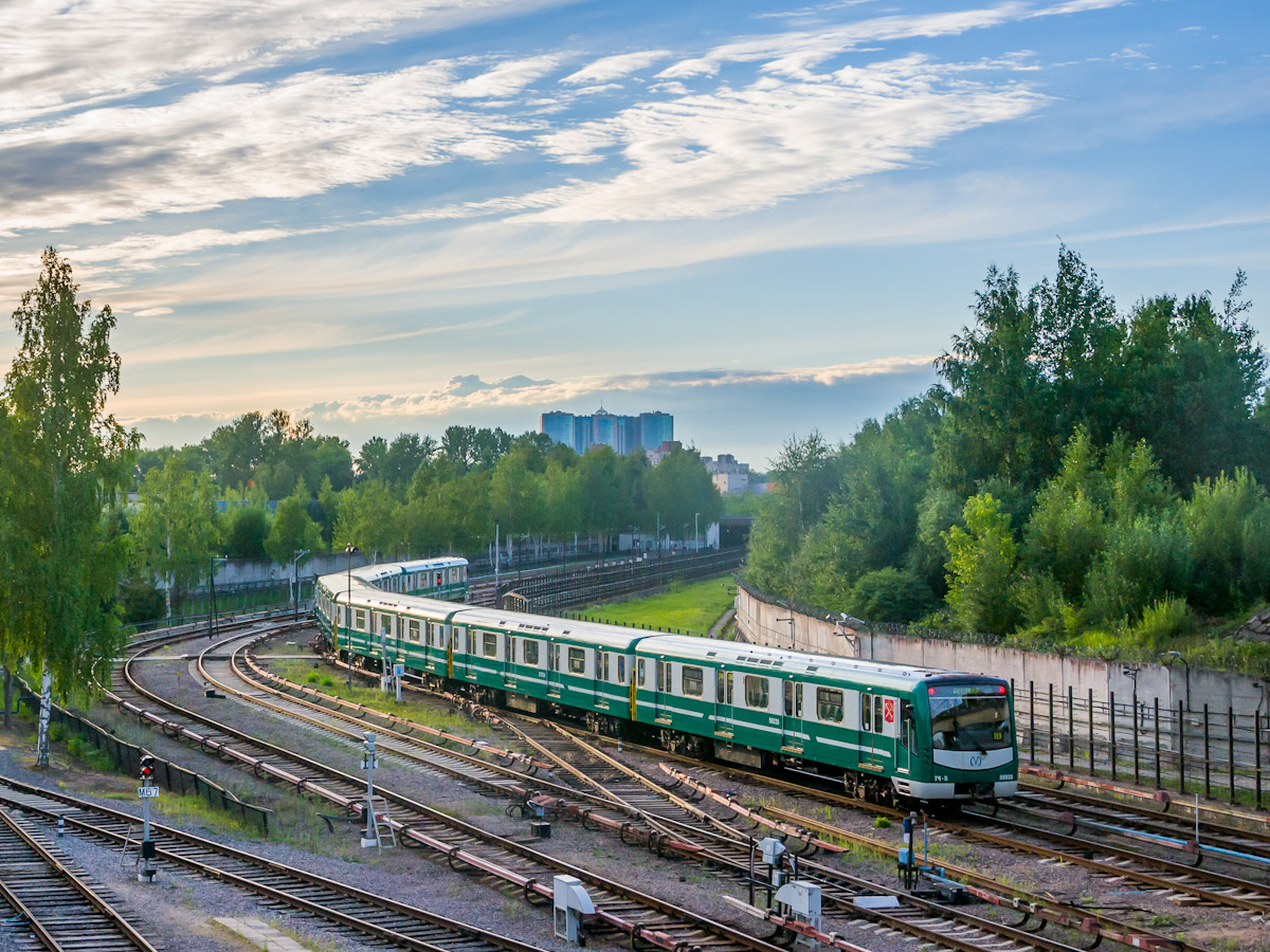 Sankt Petersburg, 81-556.2 “NeVa” Nr. 56035