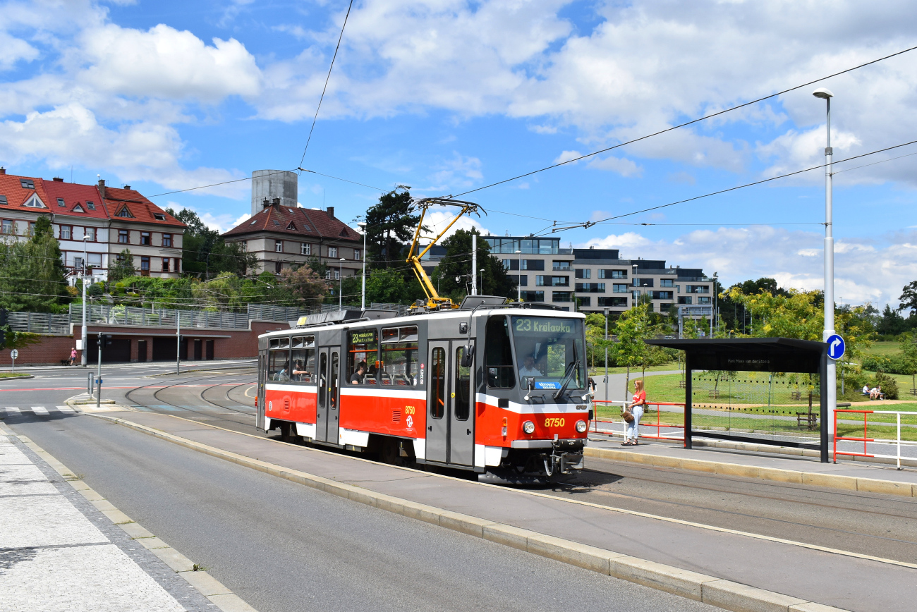 Прага, Tatra T6A5 № 8750
