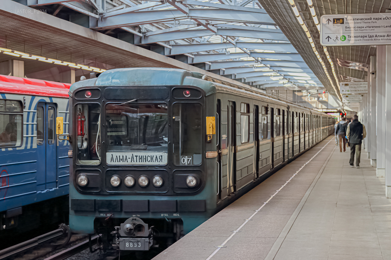Moszkva, 81-717.5 (LVZ/VM) — 8893