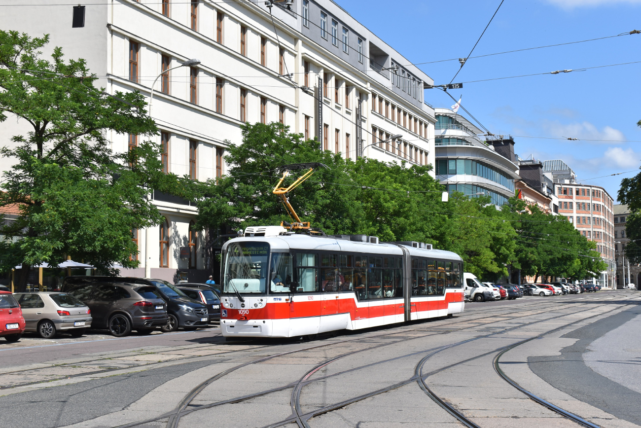 Брно, Vario LF2R.E № 1090