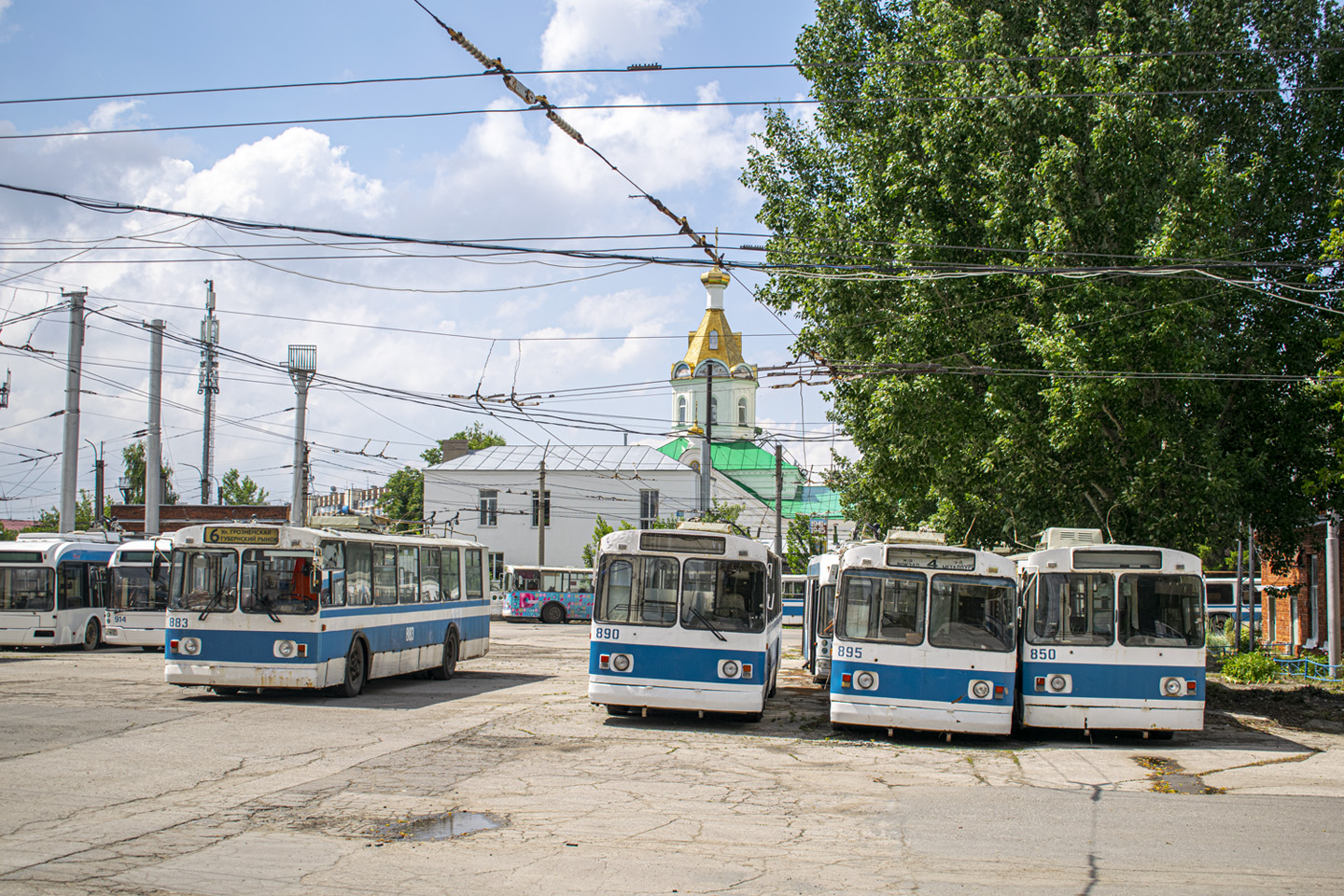 Szamara, ZiU-682G [G00] — 883; Szamara, ZiU-682G [G00] — 890; Szamara, ZiU-682G [G00] — 895; Szamara, ZiU-682V [V00] — 850; Szamara — Trolleybus depot # 1