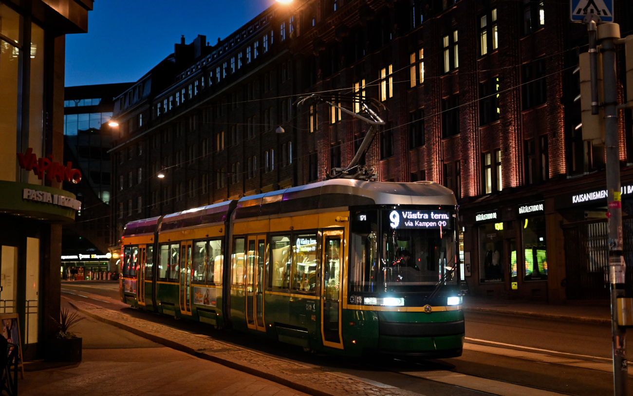 Хельсинки — Эспоо, Škoda ForCity Smart Artic MLNRV3 № 442