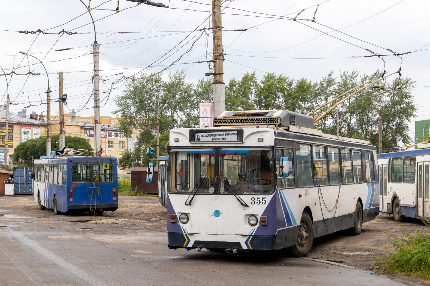 Вологда, ЗиУ-682ГМ1 (с широкой передней дверью) № 355