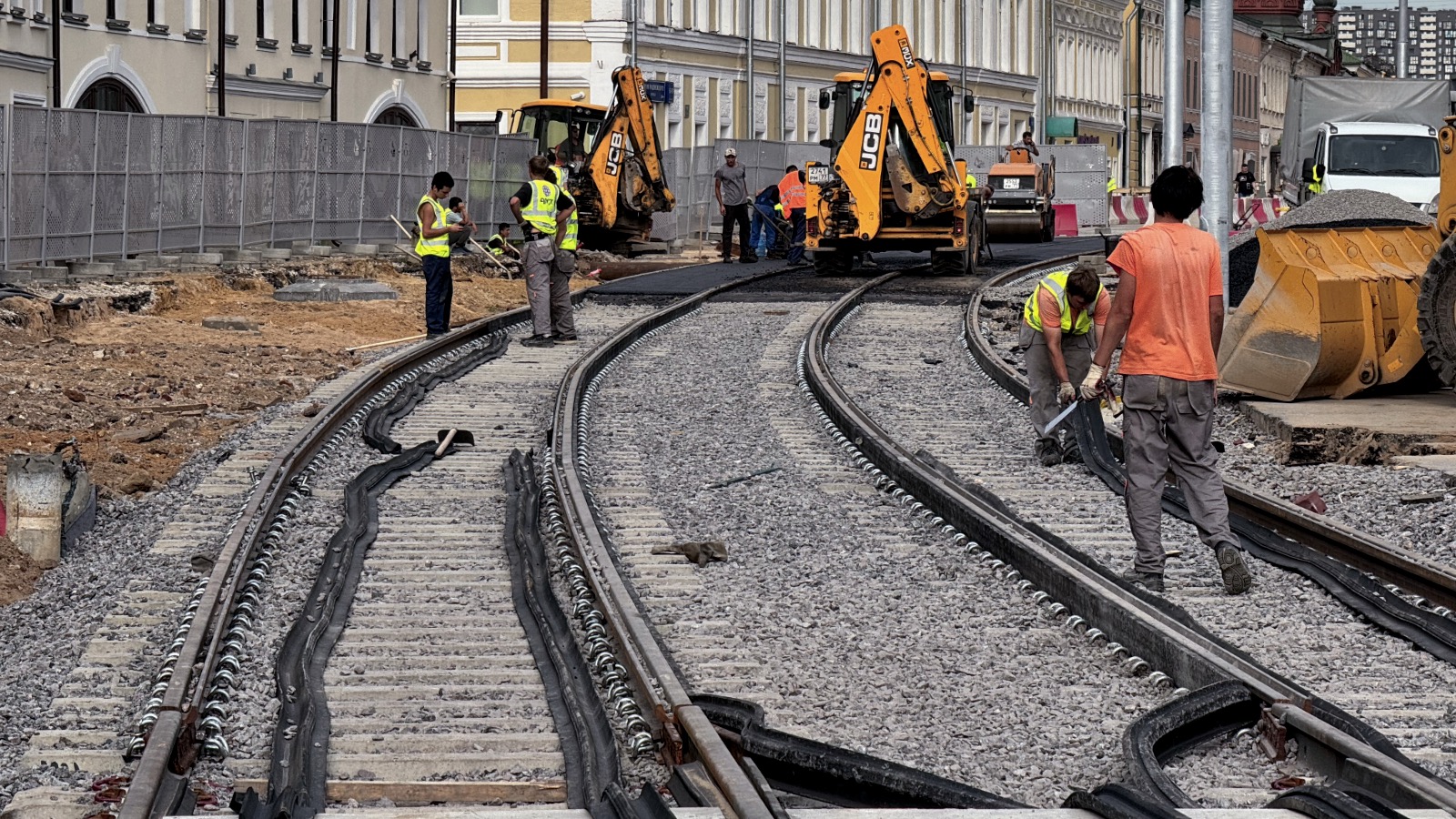 Moscow — Construction of a tram line on Sergiya Radonezhskogo Street
