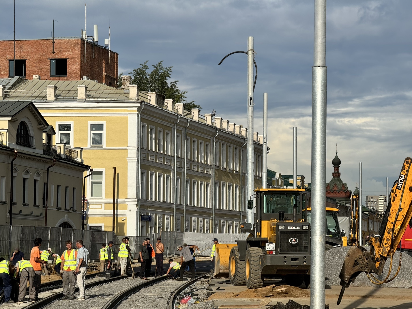 Moskva — Construction of a tram line on Sergiya Radonezhskogo Street