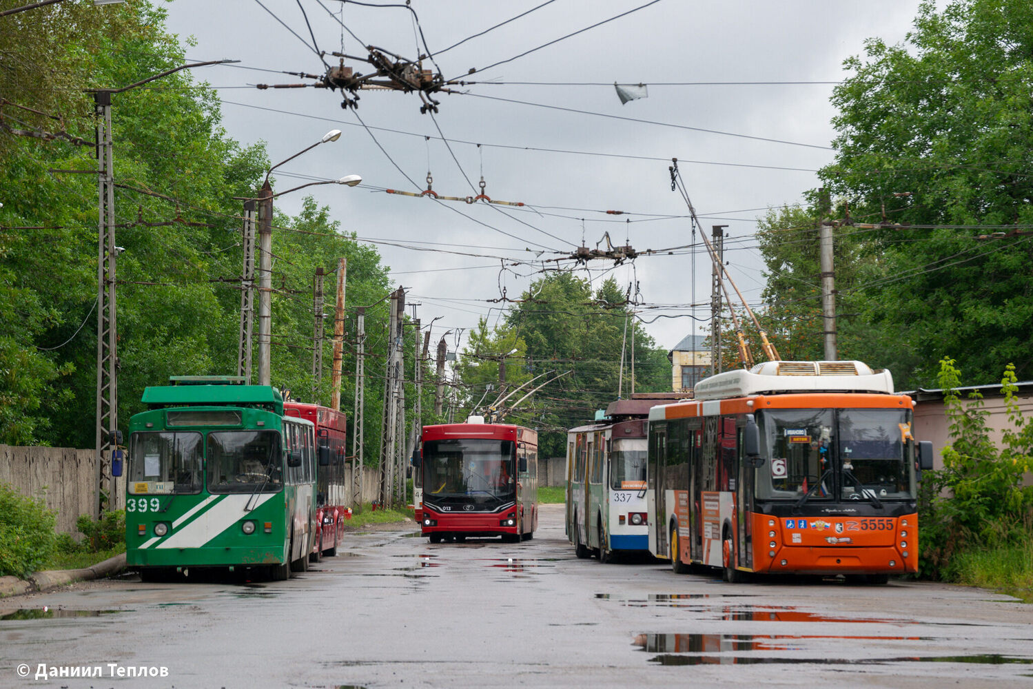 Иваново, ЗиУ-682В-012 [В0А] № 399; Иваново, УТТЗ-6241-10 «Горожанин» № 5555 (513)