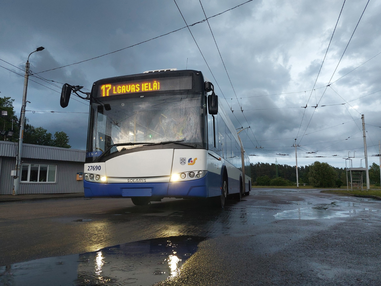 Рига, Škoda 27Tr Solaris III № 27690