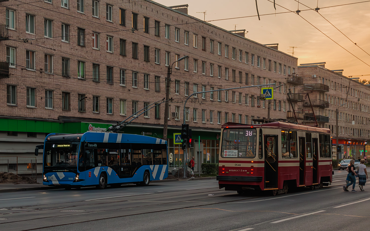 Saint-Petersburg, VMZ-5298.01 “Avangard” № 5020; Saint-Petersburg, 71-134A (LM-99AV) № 0546 Saint-Petersburg, VMZ-5298.01 “Avangard” № 5020; Saint-Petersburg, 71-134A (LM-99AV) № 0546